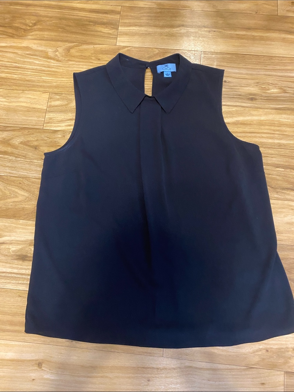CeCe Sleeveless Black Collared Shell Top; size L